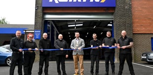 Petersfield mayor opens new Kwik Fit centre