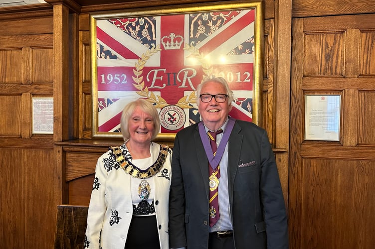 Cllr Jacquie Keen, newly elected Mayor of Haslemere, with Deputy Mayor Cllr Peter Nicholson at Haslemere Town Council.