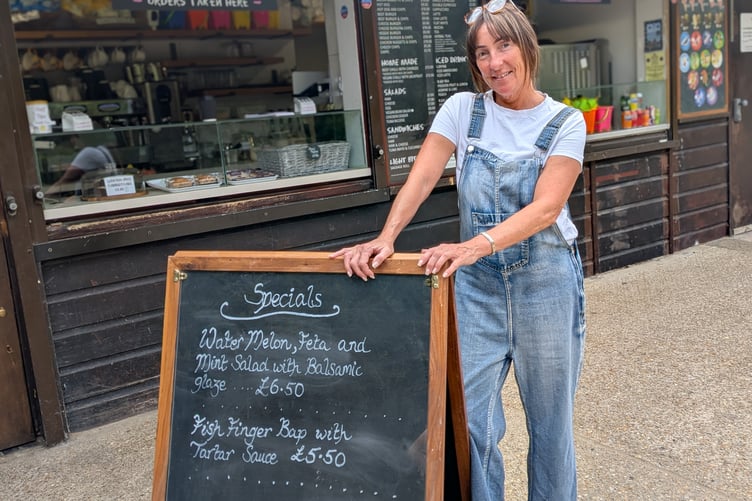 FH Samantha Jones Frensham Great Pond Cafe