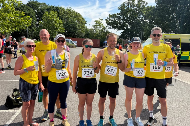 Alton Runners with their glasses