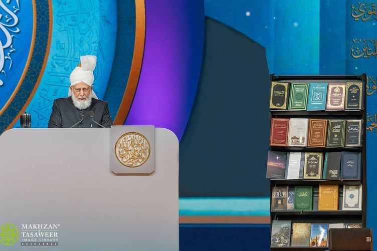His Holiness Hazrat Mirza Masroor Ahmad addresses worshippers during Jalsa Salana UK 2026 in East Worldham.
