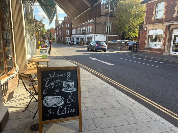 Outdoor seating in Farnham town centre.